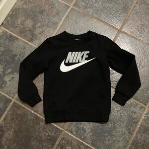 Nike Youth Club Fleece Crewneck Sweatshirt Size 7